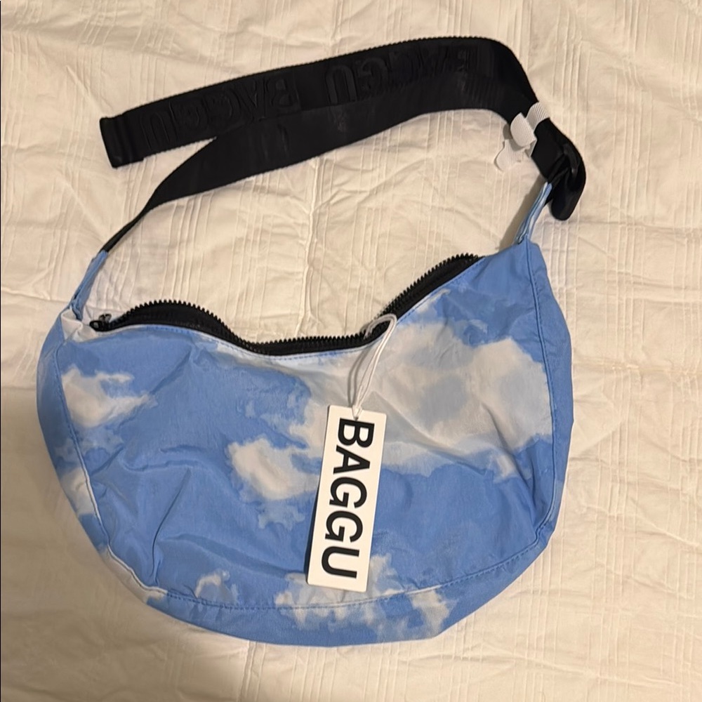 BAGGU Blue Sky Cloud Medium Crescent